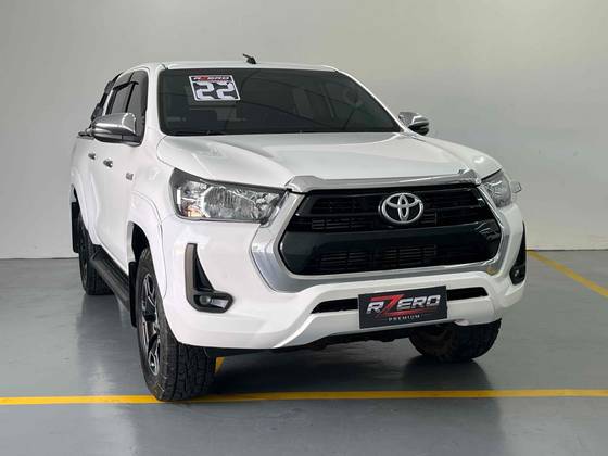 TOYOTA HILUX 2.8 D-4D TURBO DIESEL CD SRV 4X4 AUTOMÁTICO